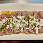 お好み焼き 鉄ちゃん - 自家製の牛の叩き　これもテイクアウトさせて欲しい！