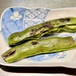 お好み焼き 鉄ちゃん - 今日の蒸し焼きは蚕豆　茹でるよりも段違いに美味しい