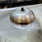 お好み焼き 鉄ちゃん - ステーキカバーで蒸し焼きにするとなんでも抜群に美味しくなりますね