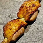 とり茶太郎 - ほろほろ鳥のソリ　厚めの皮と身の間の脂がもう死ぬほど旨いｗ