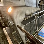 とり茶太郎 - 毎度のことながら手羽先にしか見えない青山製図専門学校の門扉ｗ