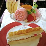 カフェRosa薔薇館 - フルーツたっぷり薔薇のプリンアラモード