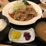 Akuayu Kari Resutoran Danran - 生姜焼き定食