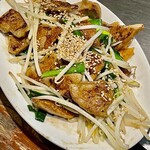 お好み焼き 鉄ちゃん - レバニラ炒め　塩であっさりと炒めてあって最高に美味い