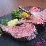 Restaurant Calistoga - オーストラリア産骨付き子羊肉のロースト アーモンド風味アップ