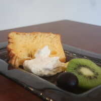 Restaurant Calistoga - シフォンケーキ 種無し巨峰、キウイ、パイナップル添えアップ