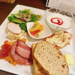 ビストロ アン ファミーユ - モーニングプレート