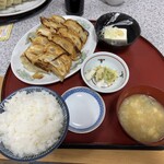 レストラン　あさやホテル - 食べ比べ餃子定食