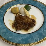 Saba To Sousaku Ryouri No Mise - コース料理の肉