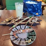 Kanzen Koshitsu Izakaya Kushiyaki Moga Ru - 赤海老豚巻き、ねぎま串タレ、ぼんじり串タレ、アスパラ豚巻き串、豆苗豚巻き、山芋紫蘇豚巻き、つぶつぶ檸檬サワー