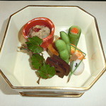 割烹旅館 若松 - 先付　：　ずいき、枝豆、海老など　前菜の上品さに期待↑↑