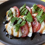 ピッツェリア アストラ - カプレーゼ