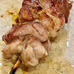 焼鳥 せきね - モモ肉の内側のコリコリした旨味の強い部位ですね