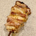 焼鳥 せきね - お任せ7本の最後はこんがりジューシーなせせり　好きな火入れだなぁｗ