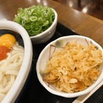 丸亀製麺 - 無料の天かすと青ねぎ