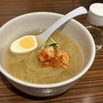 焼肉 岳 - 盛岡冷麺、880円