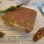 レストラン マノワ - （前菜）伊豆天城山の夏鹿のテリーヌ　長野県大島農園の季節野菜とともに