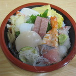 鯉寿司 - 日替わり海鮮丼８００円。