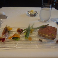 レストラン マノワ - （前菜）伊豆天城山の夏鹿のテリーヌ　長野県大島農園の季節野菜とともに