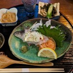 渋・辰野館 - 岩魚と信州サーモンのお刺身