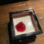 Nikusakana Dainingu Tsuyakichi - 枡に入った杏仁豆腐、四隅が食べにくいんですT^T