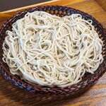 そば処 さとや - 寒晒し　若干香りと食感が増した蕎麦。喉越しが悪くなるかと思ったけどそれはなかった。