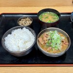 谷川岳パーキングエリア(下り線) フードコート - もつ煮定食