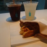 BLUE BOTTLE COFFEE - ワッフル