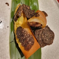 4000 Chinese Restaurant - 春巻きとトリュフ