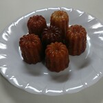 コープさっぽろ - 料理写真:ミニカヌレ 6個 410円