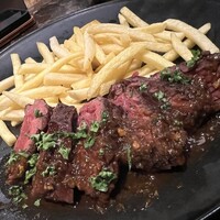 ビストロ クレスタ 麻布十番 - 炭火焼きハラミステーキ