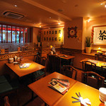 香港亭 - 店内　個室もございます