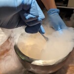PHUKET ORIENTAL - 液体窒素を使ったイリュージョン マンゴー&バニラアイスクリーム3