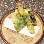 宮川町 水簾 - 藻塩で食べる天ぷら、まこもだけが印象的