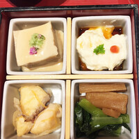 宮川町 水簾 東京ミッドタウン店 - 胡麻豆腐、湯葉、白身魚南蛮漬け、大根と青菜