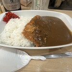 あづま食堂 - まだ　食べるのか！！　カツカレー。苦笑