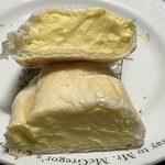 アサカベーカリー - クリームパンの断面