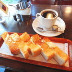 Kohi Taishikan - 大使館ブレンドとバタートースト