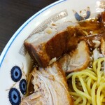 えーちゃん食堂 - 分厚い肉塊のチャーシュー