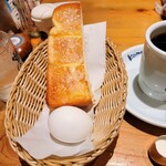 Komeda Kohi Ten - マーガリントーストとゆで卵