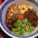 ENISHI総本店 - 非常に具沢山です。