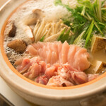 Toriou - 鶏がらとカツオを10時間程煮込み出汁をとり、香り高い特製スープを使用した「水炊き」