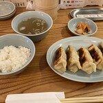 餃子専門店 喜喜 - 