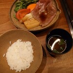 焼肉割烹QUON - みかわ牛サーロインすき焼き
            ◆「伊賀コシヒカリ」 土鍋御飯