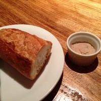 ヴレ ド ヴレ シェ ヒロ - パン＆リエット（豚肉を細かくつぶしてペースト状にしたもの）