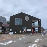 Michino Eki Kushimoto Hashikui Iwa - 道の駅くしもと橋杭岩、建物(2023.7.14)