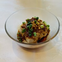 四川豆花飯荘 東京店 - ミニサイズのよだれ鶏（杏仁豆腐と同じくらいのサイズ）