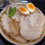 みずさわ屋 - 煮卵入り柔らかバラ肉中華そば