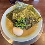 濱之家 - 料理写真:煮玉子ラーメン（税込み９００円）