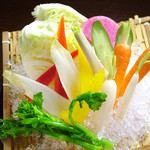 Toriyasu - ざるもり野菜。新鮮な旬の野菜をもろ味噌とゴママヨネーズで。